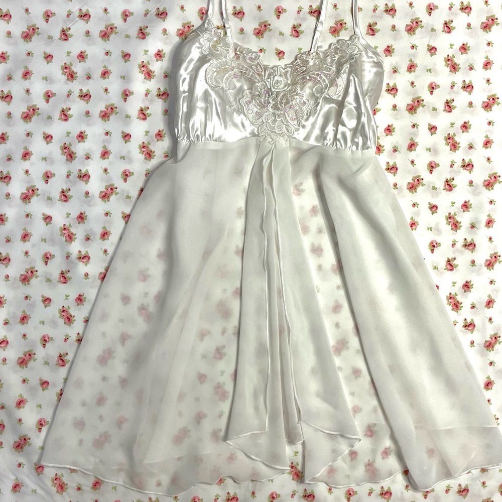 Frederick’s of Hollywood white babydoll lingerie set size L